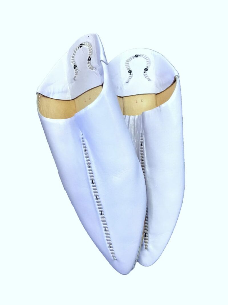 Babuchas de cuero Lila Bordadas