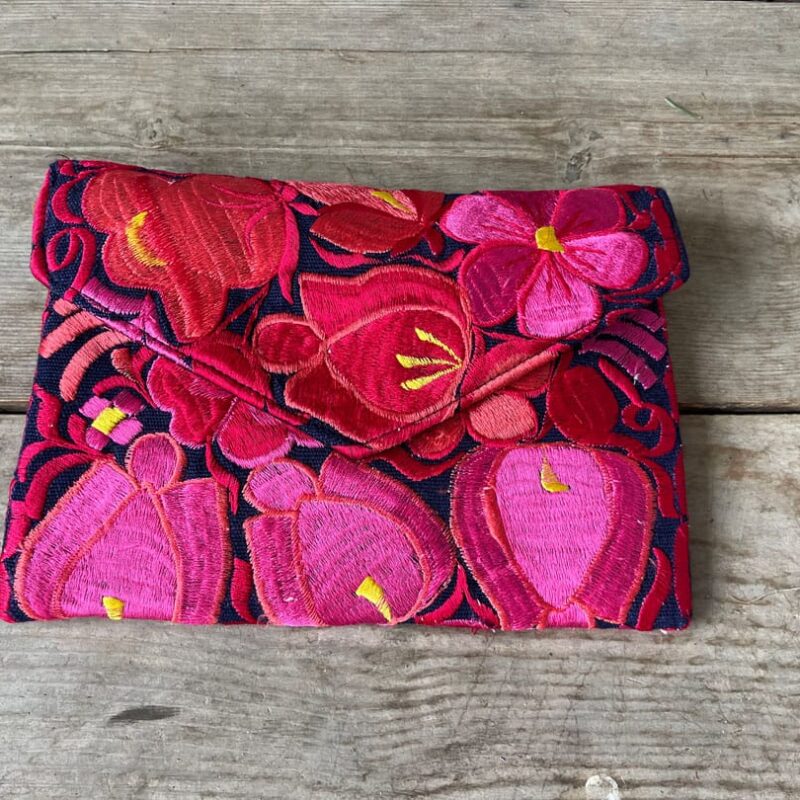 Clutch Bordado Ecuador Rose