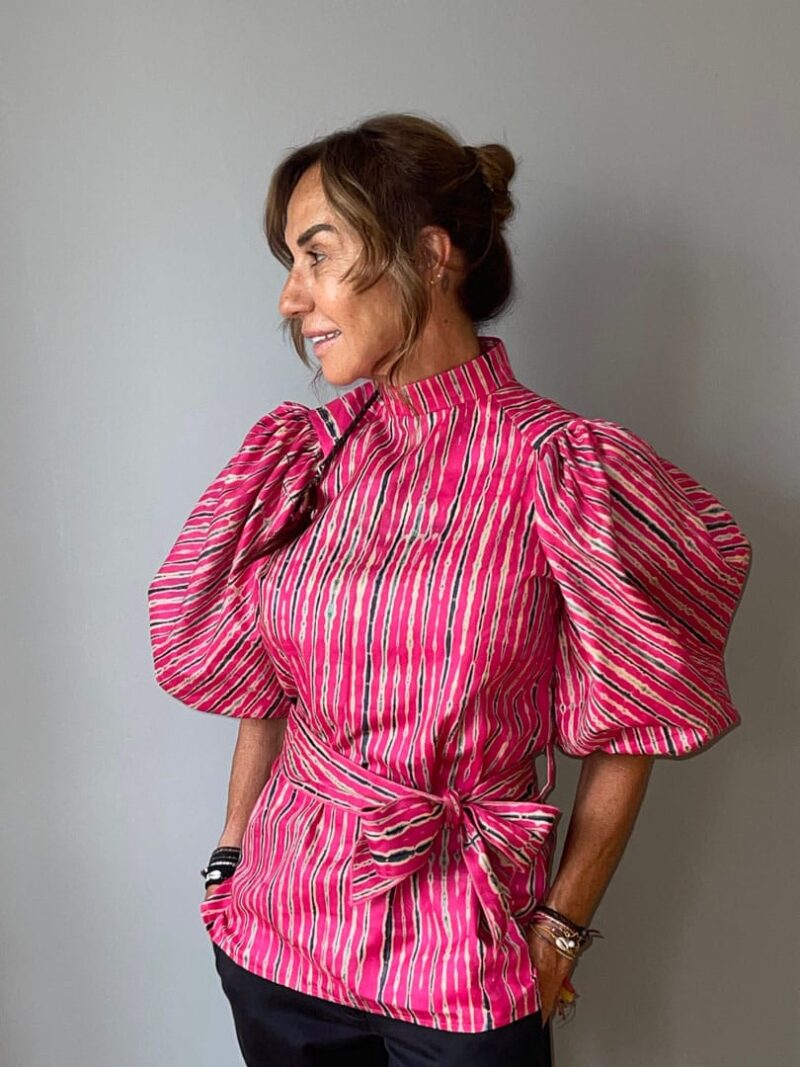 Camisa cuello caja, manga farol y lazo rosa - Imagen 4