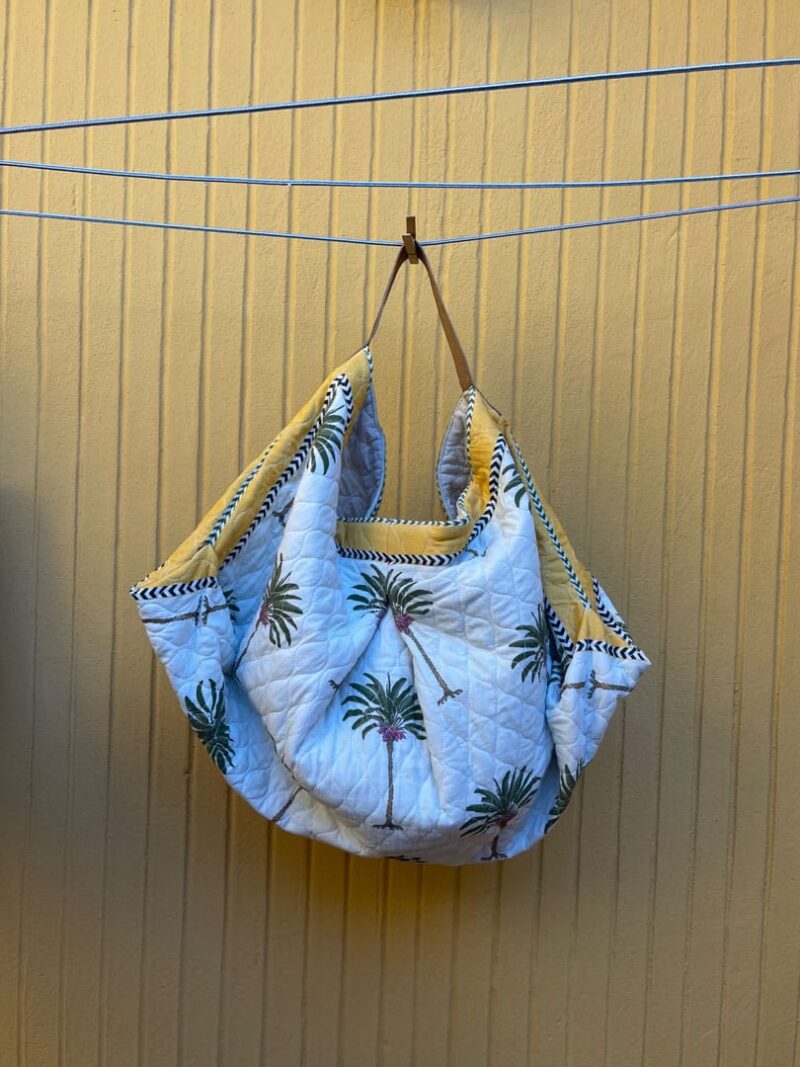 Bolsa de tela abonbada asa de cuero palmera