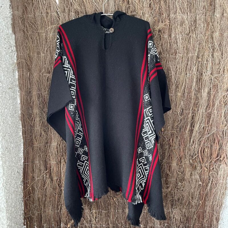 Poncho Alpaca Negro y Rojo etnico