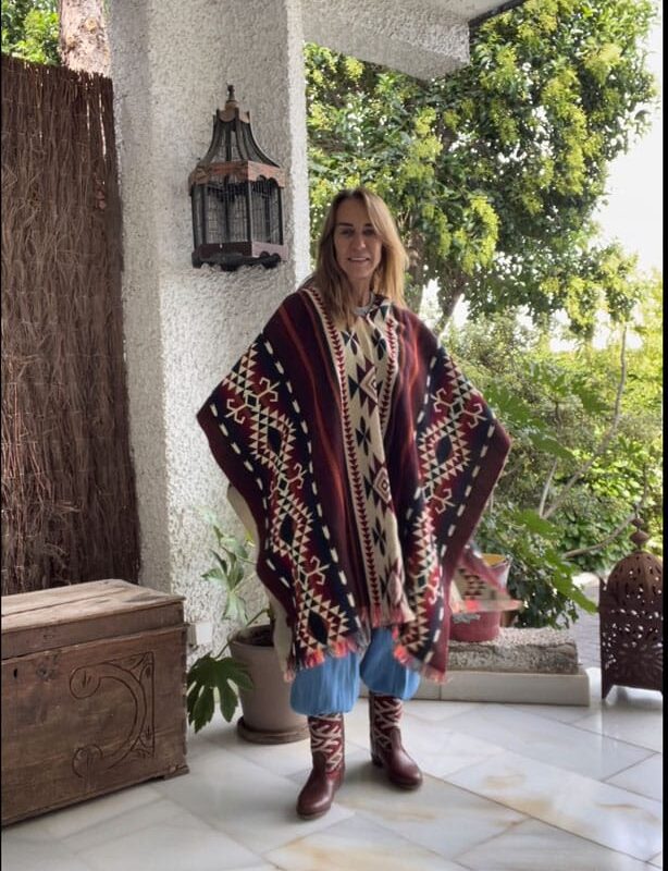Poncho de Alpaca beige, y granate Etnico Grana