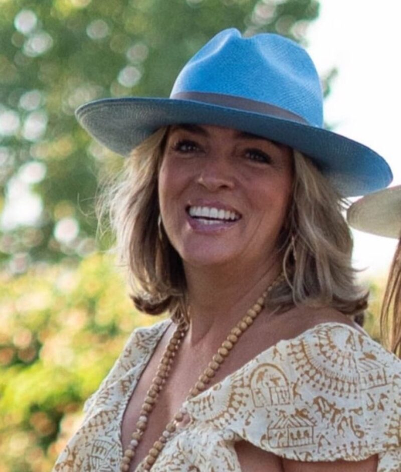 Sombrero azul celeste cinta marrón