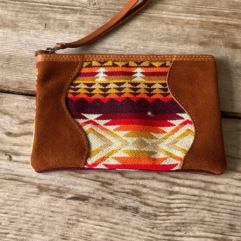Estuche de Ante bordado Arena