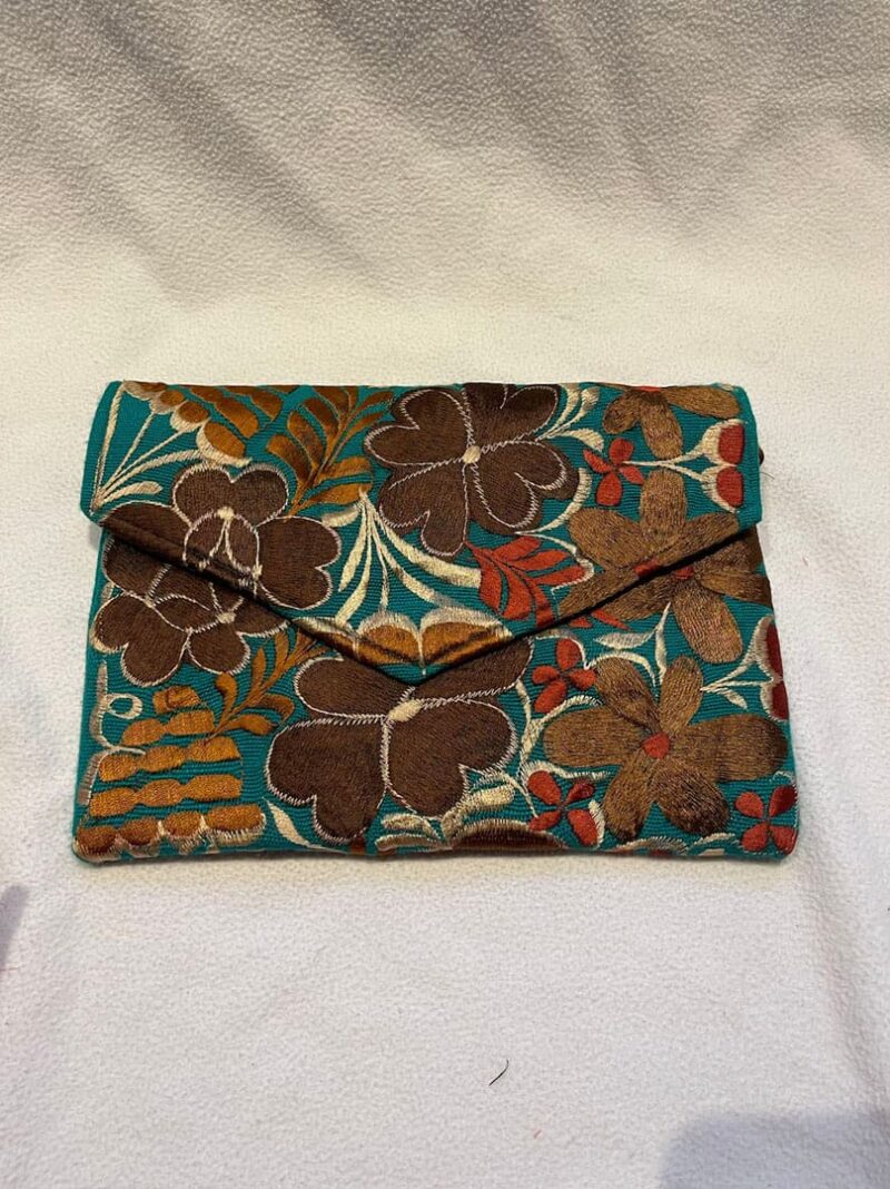 Clutch Bordado Ecuador Smart