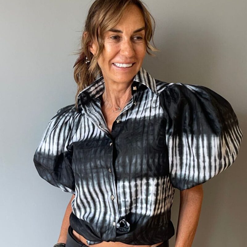 Camisa manga farol corta, blanca y negra