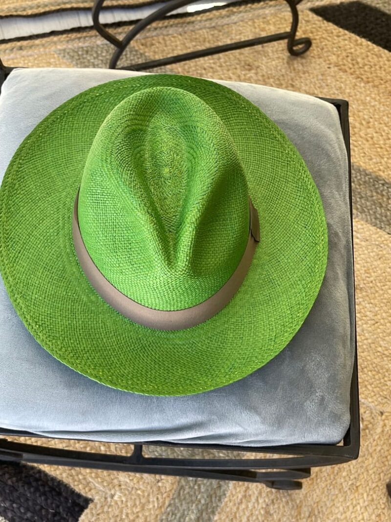 Sombrero pistacho cinta gris