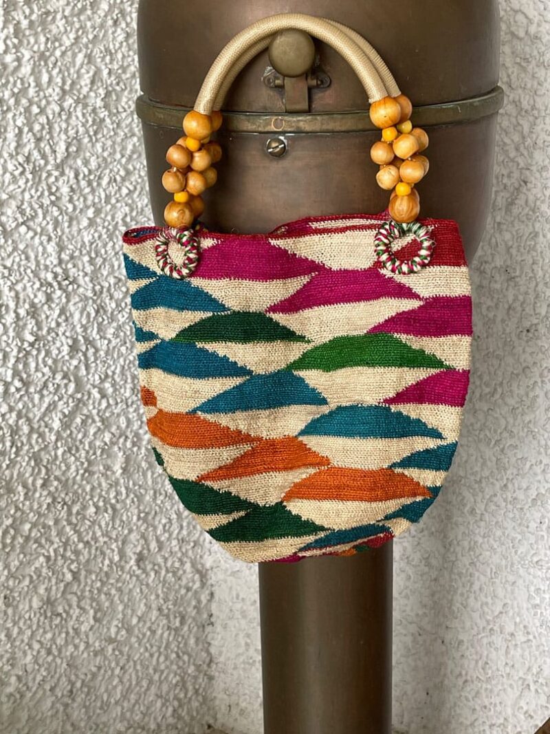 Shigra con asas beige, rosa , naranja y verde Susy - Imagen 3