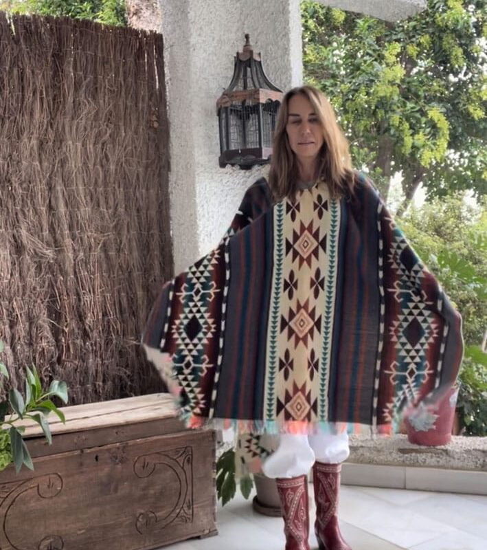 Poncho de Alpaca blanco,gris, rojos y azules Etnico Grey
