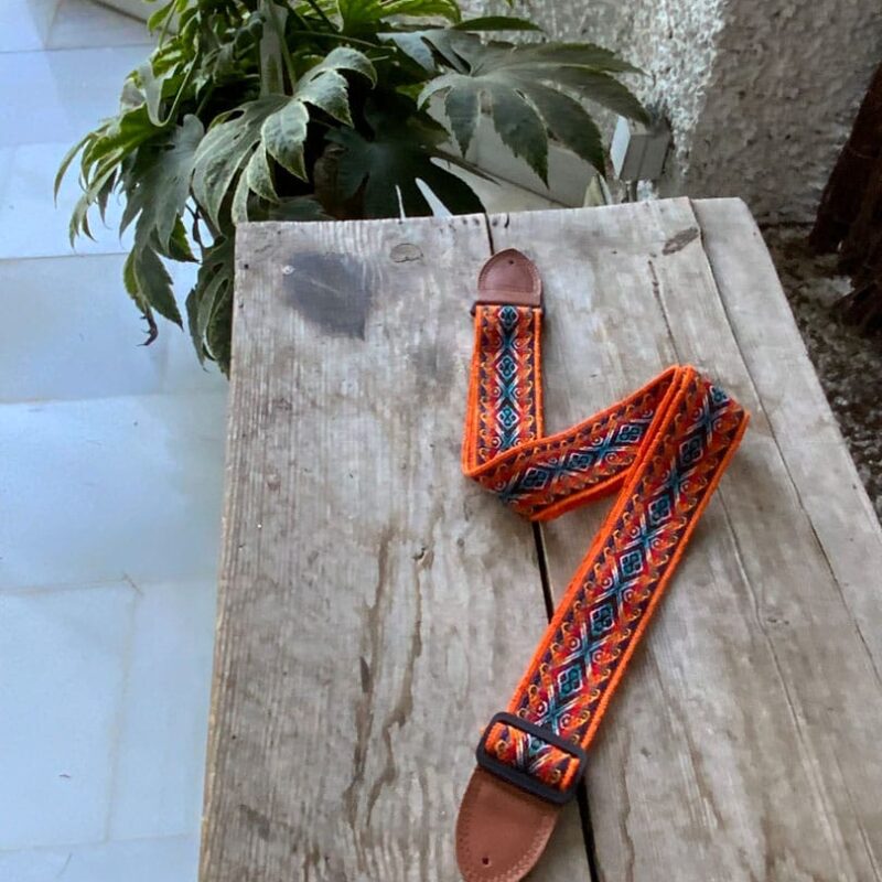 Cinta con cuero para guitarra Liric