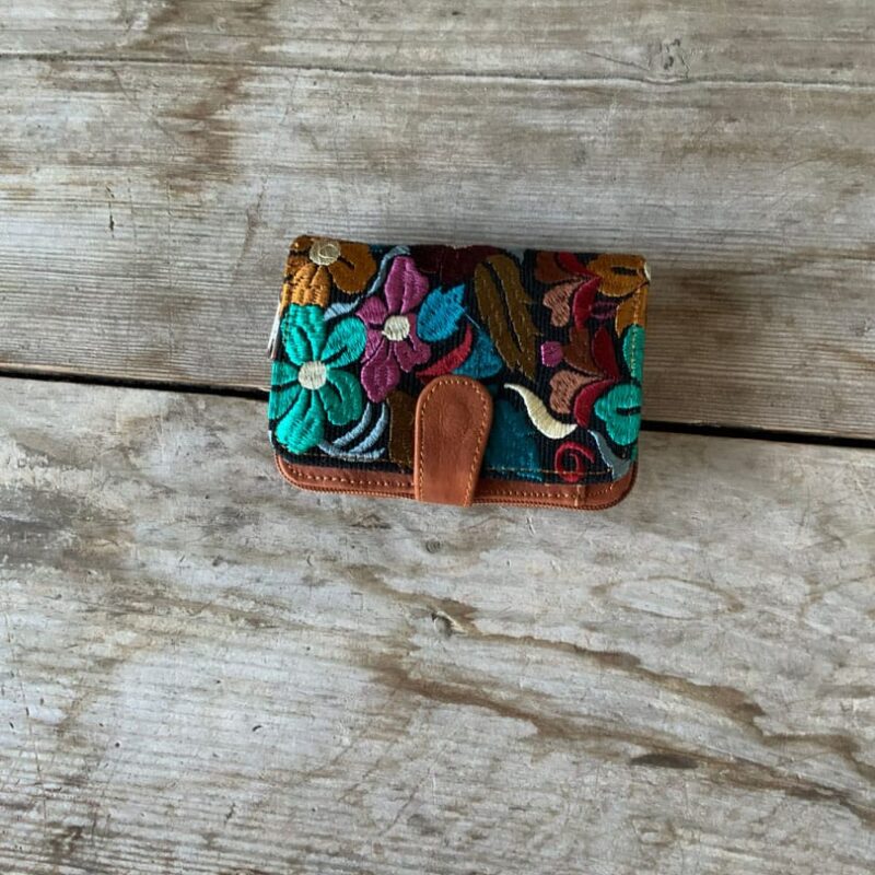 Cartera de Cuero Bordada Tulipa