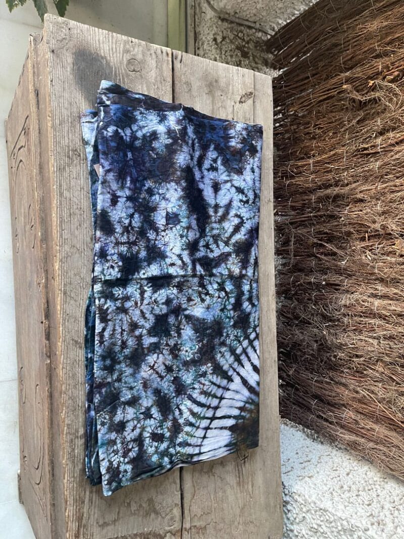 Mantel Tie Dye Azules y Marrones - Imagen 2