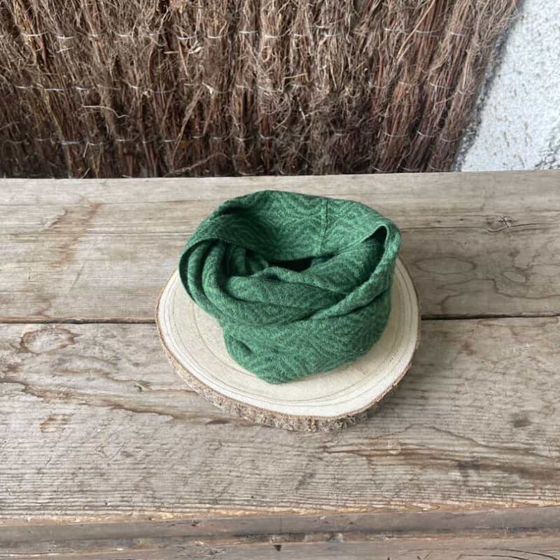 Cuello estampado verde