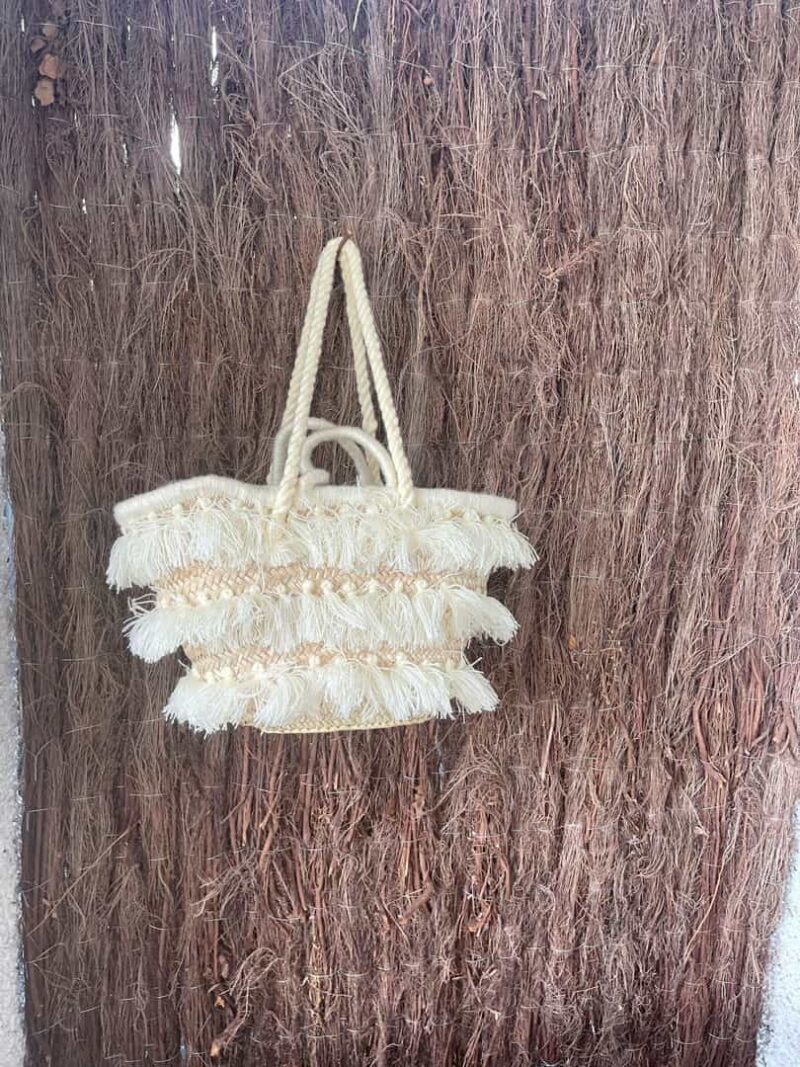 Bolso Canasta flecos crudo - Imagen 3
