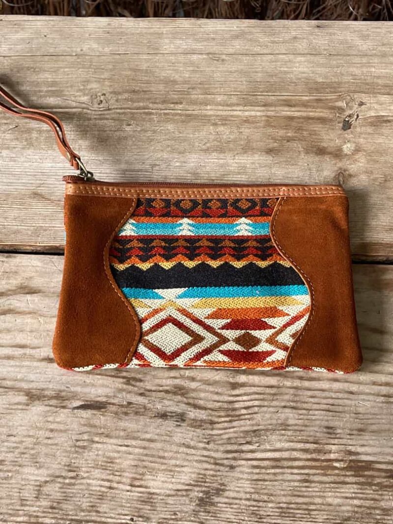 Estuche de Ante Bordado Fuego