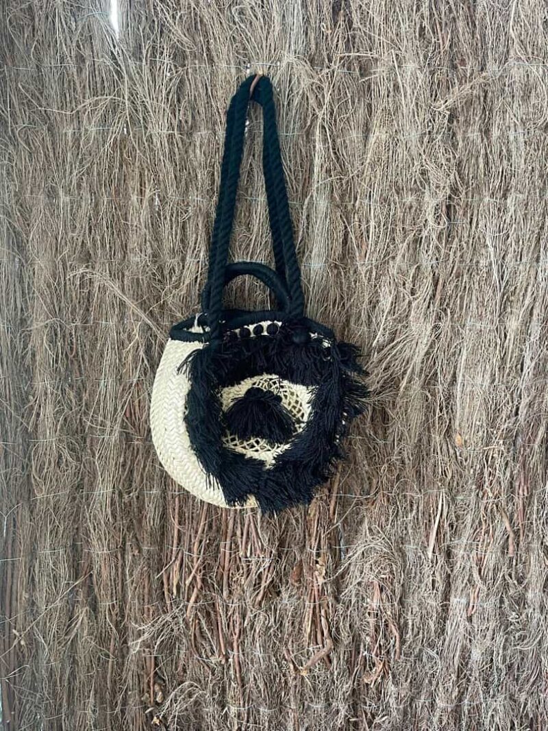 Bolso Capazo flecos negro